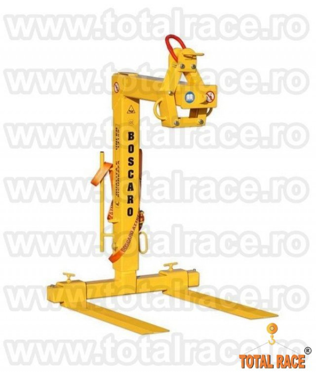 Furci macara cu sistem de echilibrare automata