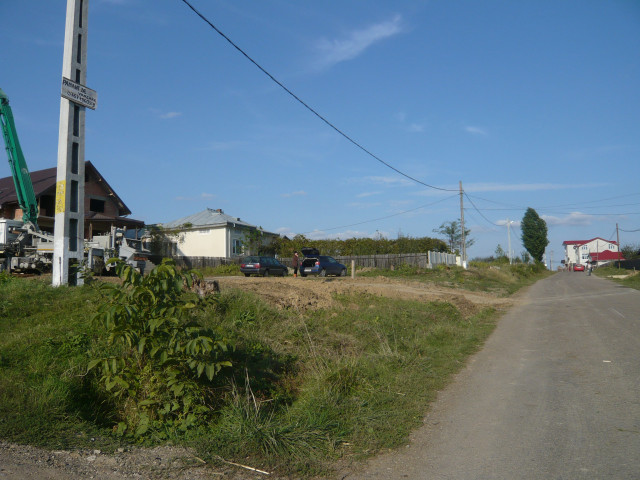 15 Km de Iasi, Romania! Casa+1683mp curte