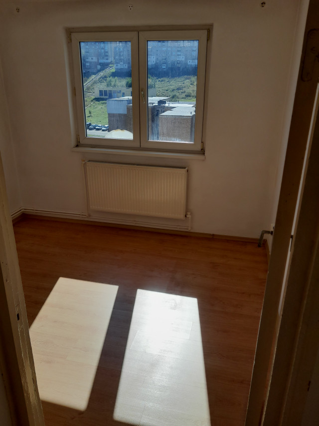 Vand apartament 2 camere