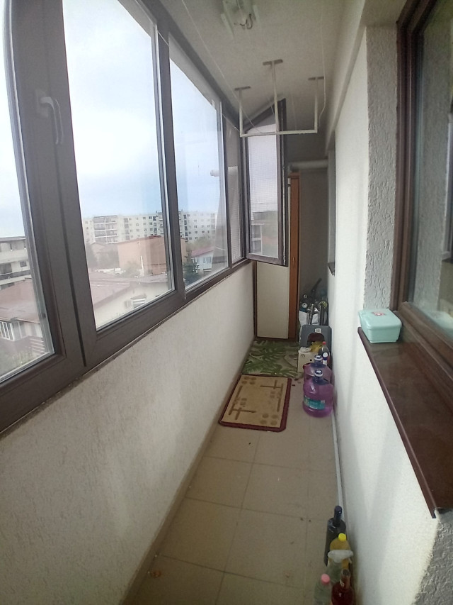 Vand apartament cu 2 camere decomandat gata de mutat, sector 4