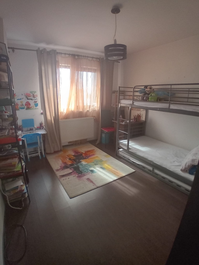 Vand apartament cu 2 camere decomandat gata de mutat, sector 4