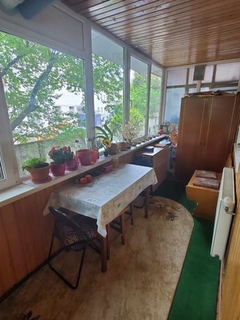 Vand apartament 3 camere,parter, Brasov