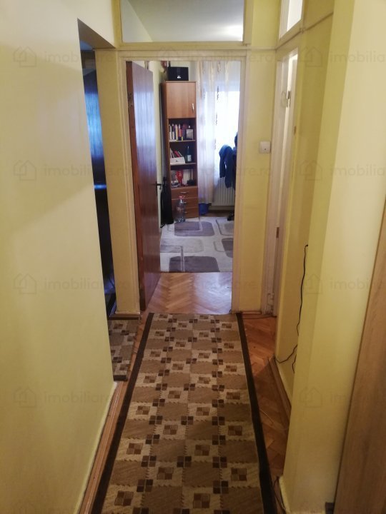 Vand apartament 3 camere,parter, Brasov