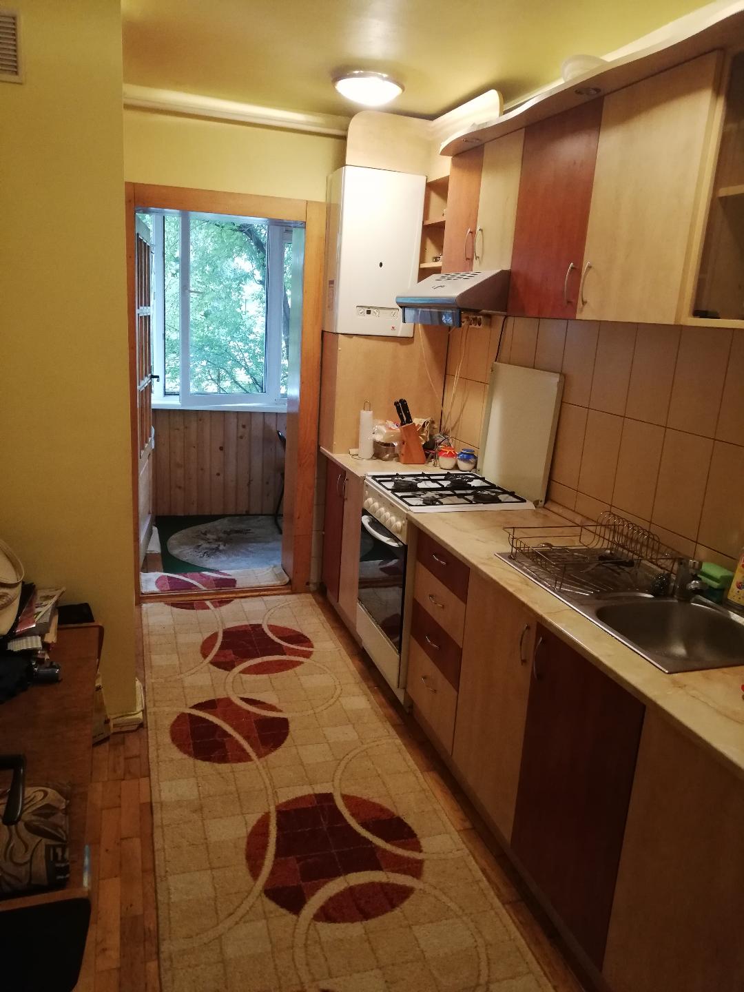 Vand apartament 3 camere,parter, Brasov