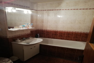 Vand apartament 3 camere,parter, Brasov